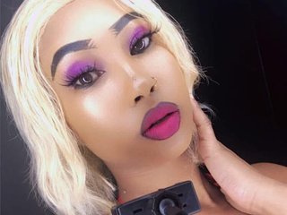 Erotikus videocsevegés SQUIRTebonyQUEEN