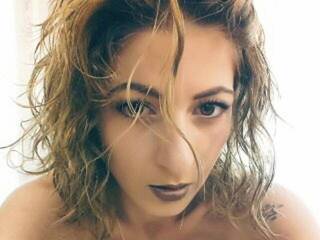 Erotikus videocsevegés SquirtHayley