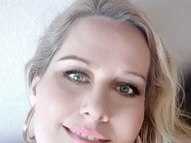 A profil fényképe SquirtyMaya
