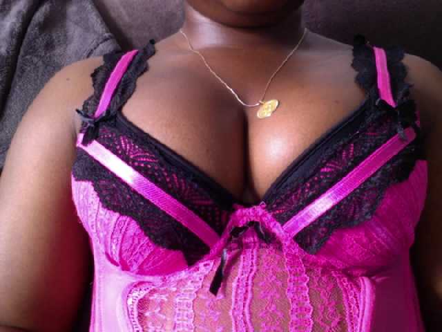 Fényképek staybunny23 helo , i am kenyan , 33 , single lady ... here to earn and be sugared