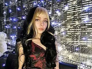 Erotikus videocsevegés StephaniMarmi