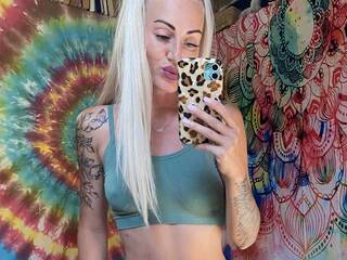 Erotikus videocsevegés StreKozaa