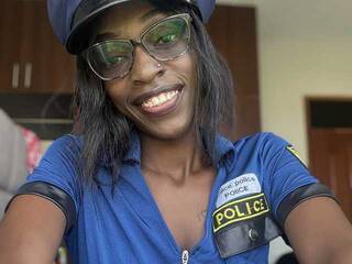 Erotikus videocsevegés suhailasuus