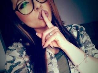 Erotikus videocsevegés CindyMellodie