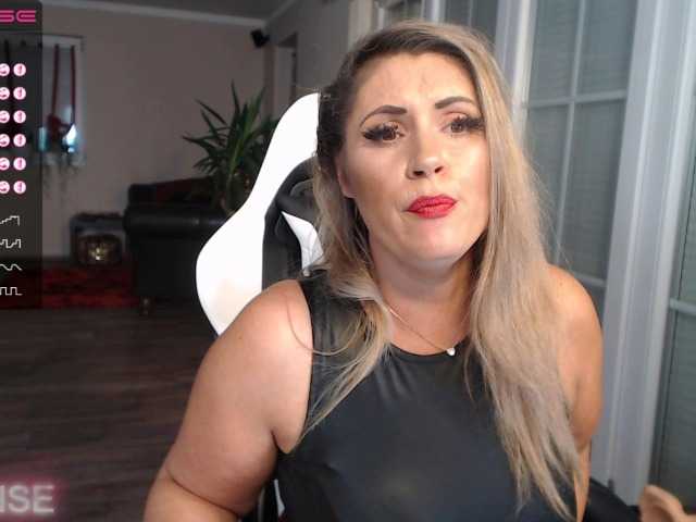 Fényképek sunnylove691 when the goal is reached i take off a piece of clothing