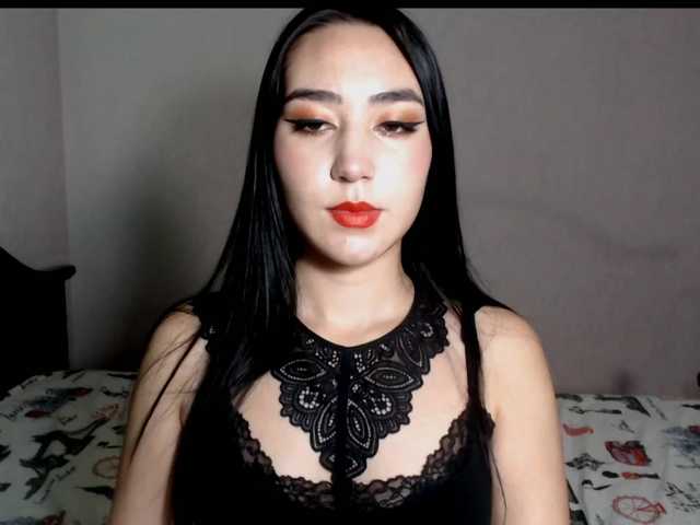 Fényképek SuziLyona Hello, my name is Suzi. It's my second week here and waiting to found new friends and get new experience. Let's improve this show together.I work dance teacher.i make charity stream i love animal and we can Help together all Money today i spent