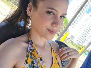 Erotikus videocsevegés sweet--april