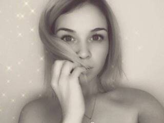 Erotikus videocsevegés Sexxxyloves