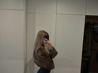 Erotikus videocsevegés Sweet-Melodie