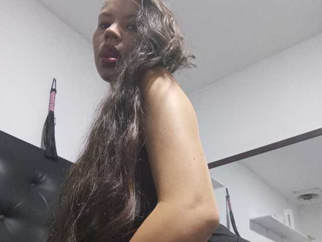 A profil fényképe Sweet-Sharon