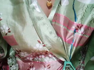 Erotikus videocsevegés Sweetasian974