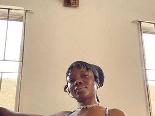 Erotikus videocsevegés Sweetbellea