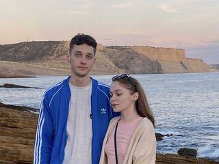 Erotikus videocsevegés Sweetsberry