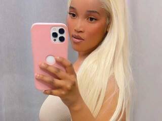 Erotikus videocsevegés Sweetheartcocomwllow