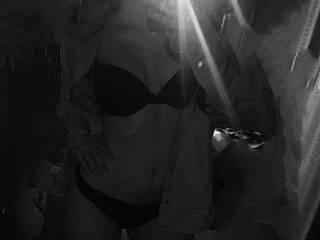 Erotikus videocsevegés sweetkissaa