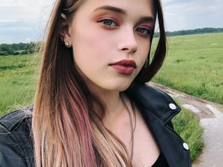 Erotikus videocsevegés SweetKitten17