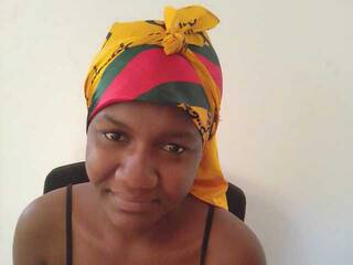 Erotikus videocsevegés Sweetliz2