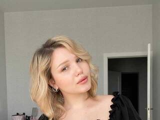 Erotikus videocsevegés swettyholly