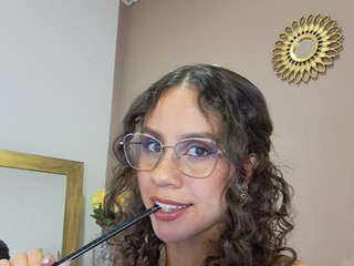 Erotikus videocsevegés SylvannaMorelli