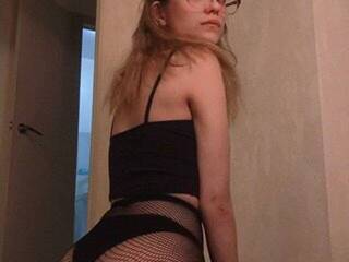 Erotikus videocsevegés Yujochan