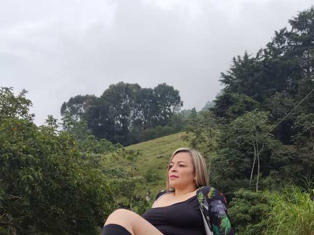 A profil fényképe tabata-smith