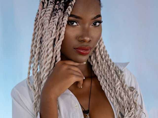 A profil fényképe Tahira-20