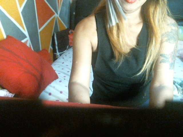 Fényképek Tamira72 hello sexy im horny wanna play in private..if u want to see how sexy i am im here and send me ur tokens..im ready to show up..;