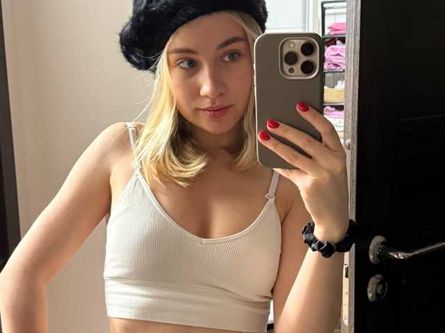 A profil fényképe tashamiu