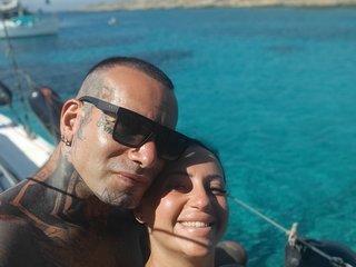 Erotikus videocsevegés TattooedCouple
