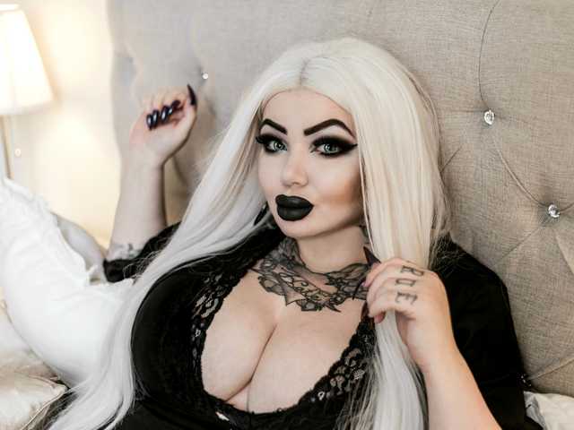 Erotikus videocsevegés SavageQueen