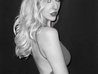 Erotikus videocsevegés Tayokaa