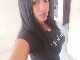 Erotikus videocsevegés TenishaWunder