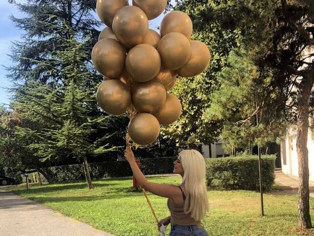 A profil fényképe teressaa
