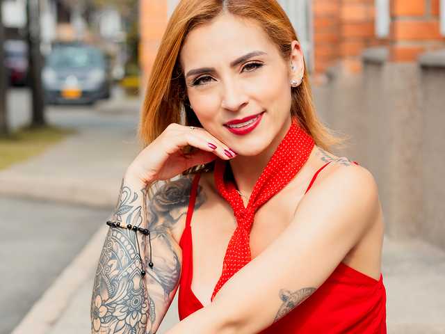 A profil fényképe Thania-Hot