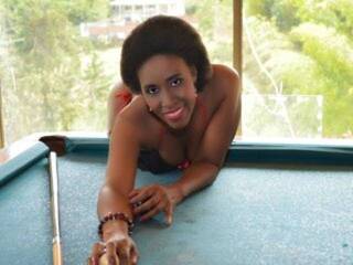 Erotikus videocsevegés THEACHMATURE