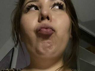 Erotikus videocsevegés Thebaddestfemale