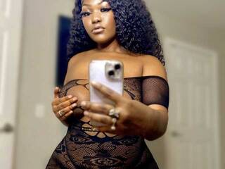 Erotikus videocsevegés Throatgoddess1