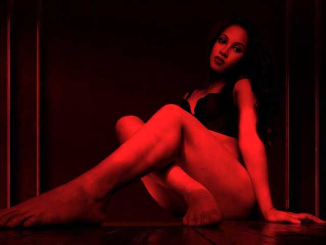 A profil fényképe TIFFANIW