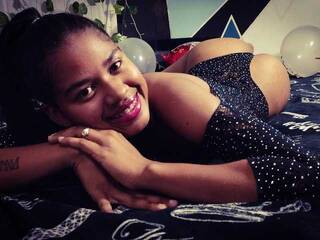 Erotikus videocsevegés TiffanyEbonny