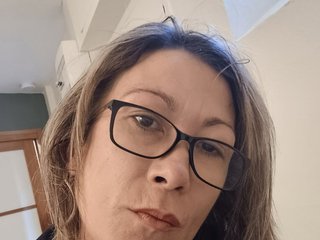 Erotikus videocsevegés Timide-girl