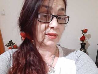 Erotikus videocsevegés Tinakiss