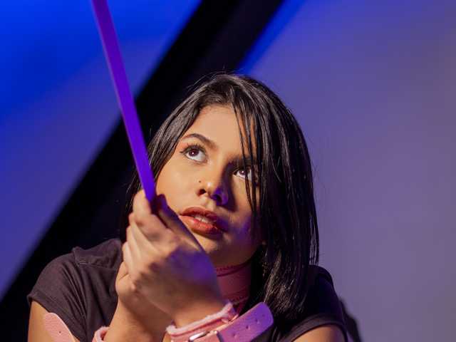 A profil fényképe tiny-whore