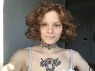 Erotikus videocsevegés Toninita