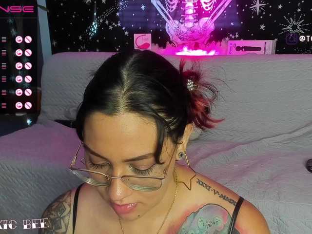 Fényképek CoralineBee Dont be rude. say Hi #bbw #tattooed #latina #Big