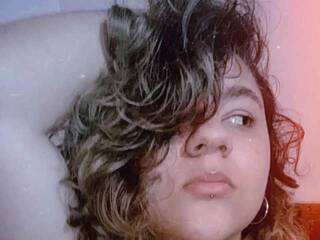 Erotikus videocsevegés tuti-lii