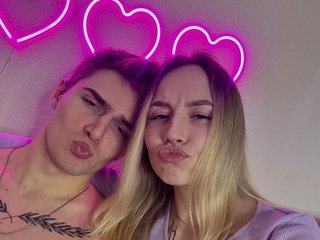 Erotikus videocsevegés TwinTurboCouple