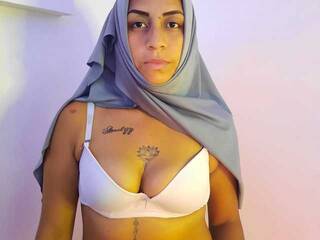 Erotikus videocsevegés UmaKumar