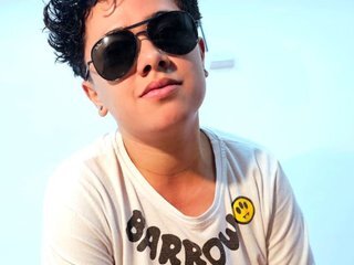 Erotikus videocsevegés ValentinaRamirez