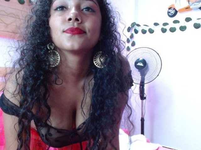 Fényképek Valentinax6 Hi guys welcome to my room im new model in here complette my first goal and enjoy the show #latina #curvy #sexy #brunette #dildo #naked #fuck