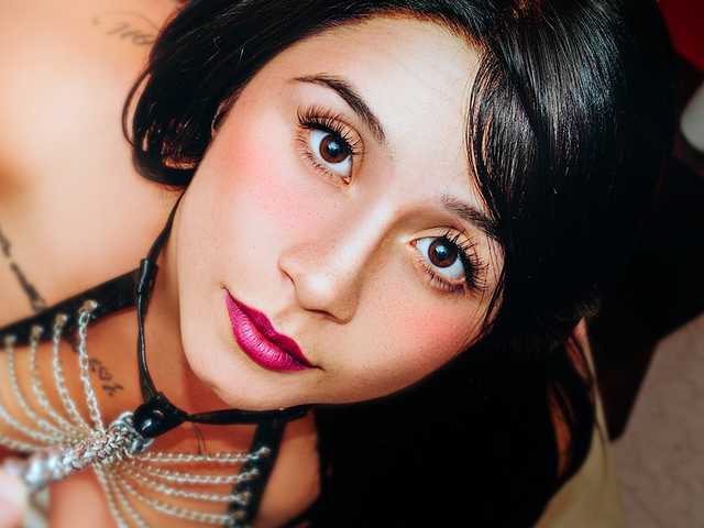 A profil fényképe Valerie-Saenz